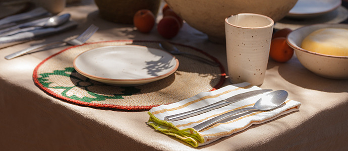 Karma. A complete dinnerware set and a true icon of table decoration